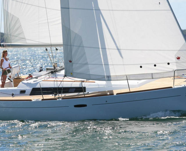 Oceanis 37